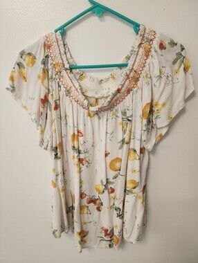 Maurices White Floral Tunic with Yellow Lemon Print
